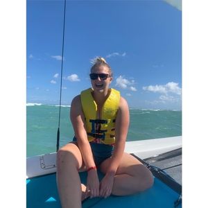 Meet your Posher, Vicky